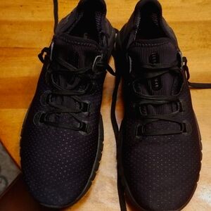 Under Armour Sneakers NWOT (.6) (4"x11"l
